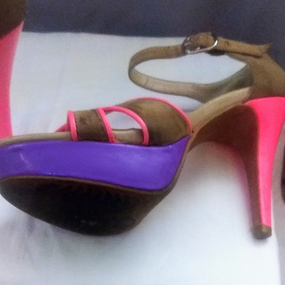 Heels - Picture 8 of 9